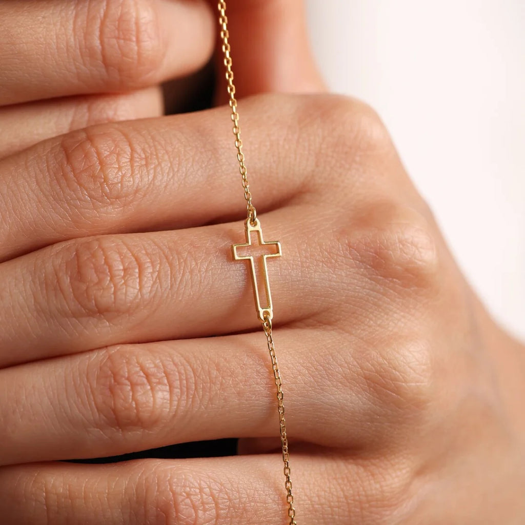 Dainty Cross Bracelet